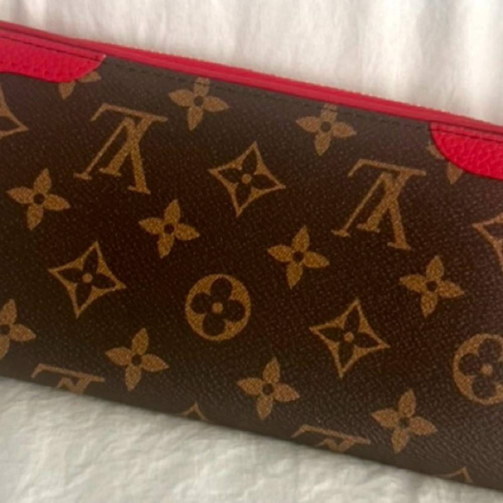 👑✅PRICE FIRM✅ Red and Brown Fashion Large Retiro Zip Around Wallet - Picture 5 of 16